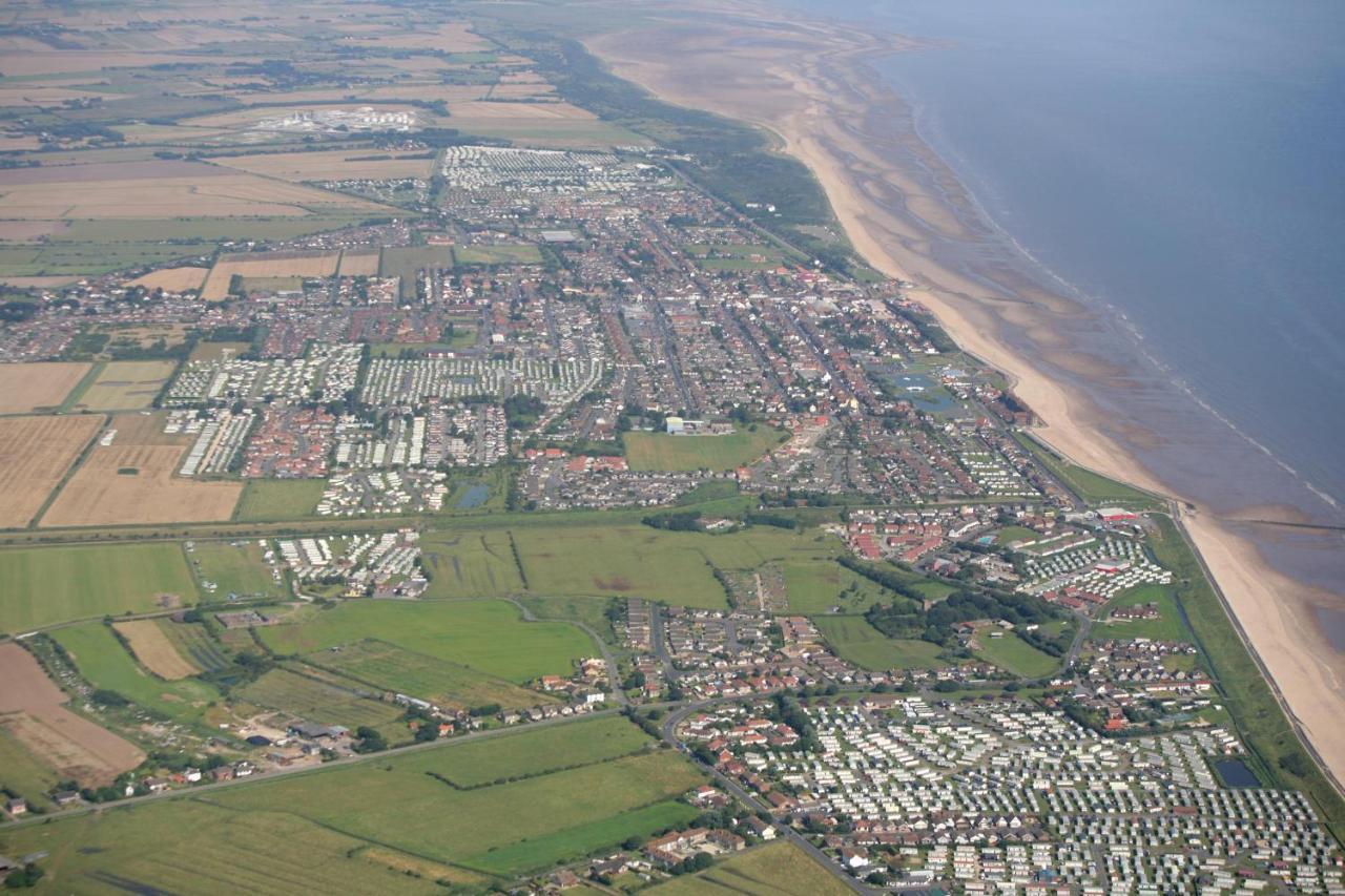 6 Berth Caravan For Hire By The Beach In Heacham, Norfolk Ref 21038C Exterior photo